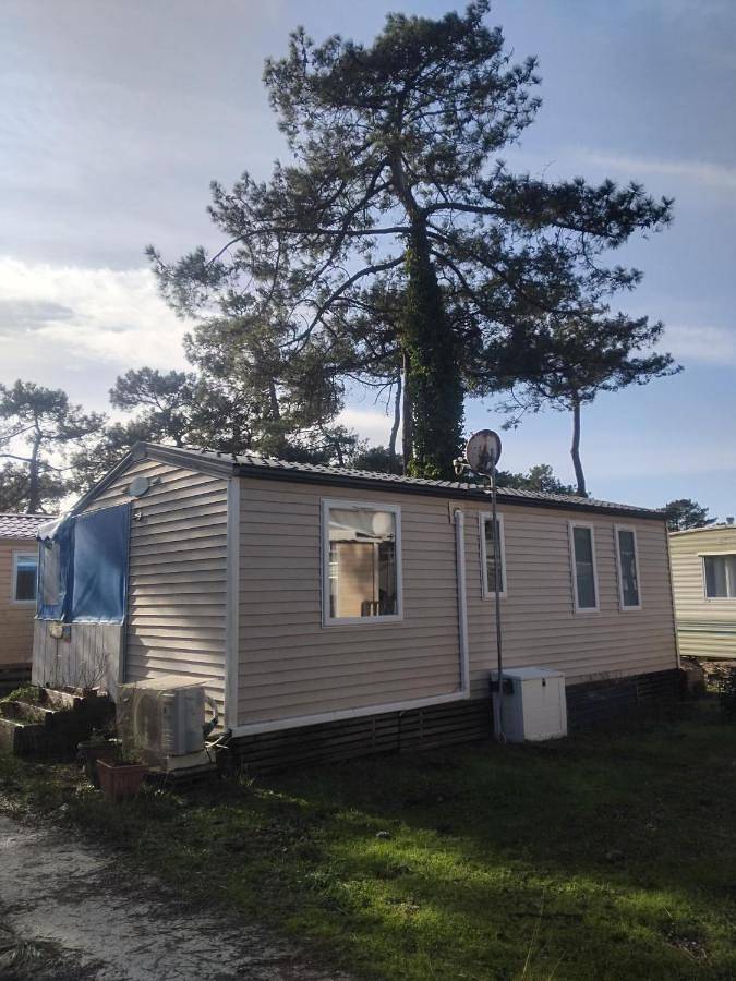 Camping pour 4 personnes, avec jardin et piscine à Vendays-Montalivet