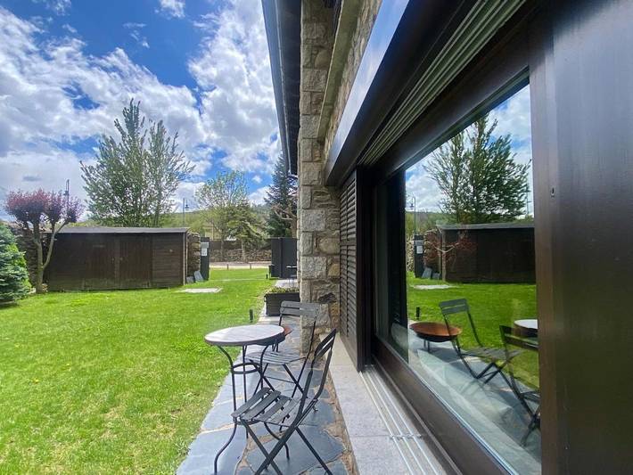 Gîte pour 6 personnes, avec jardin à UR - 4