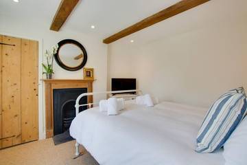 Holiday Home for 6 People in Holt, Norfolk, Photo 2