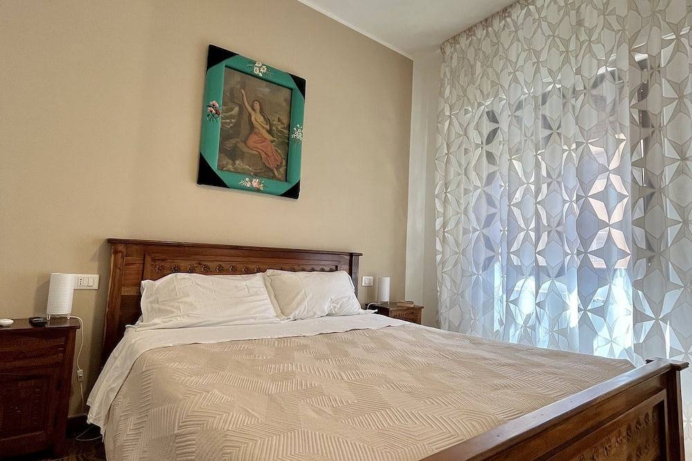 Ganze Wohnung, [The Peach 2] Large flat in downtown in Trapani, Trapani Provinz