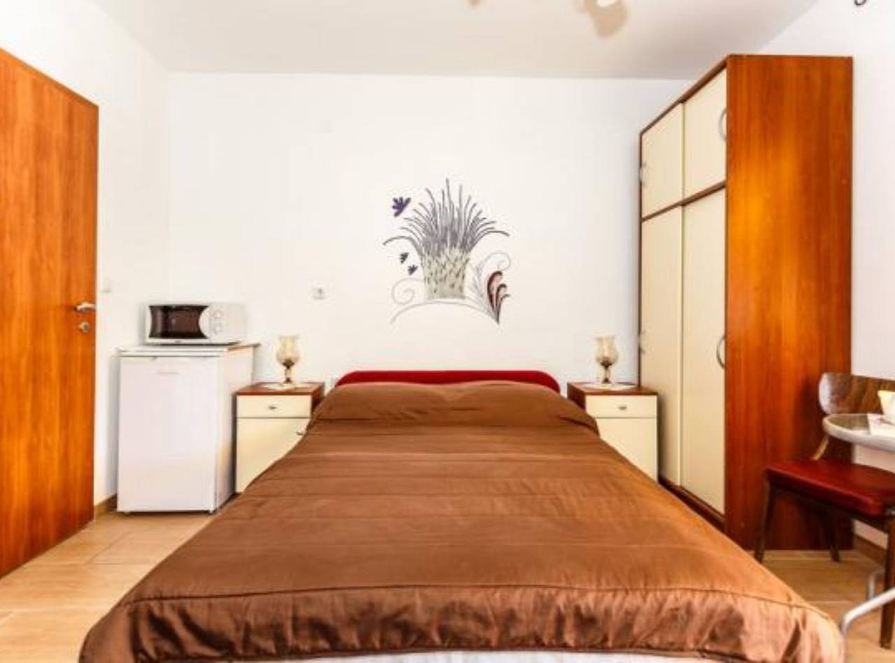 Cijeli apartman, Family Apartmani Sara Malinska - Double Room S1 53048 in Malinska-Dubašnica, Krk