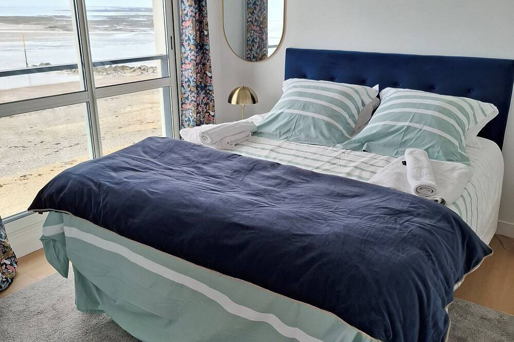 Ganze Wohnung, Exceptional Seafront 3* Apartment With Furnished Terrace in Agon-Coutainville, Coutances und Umgebung