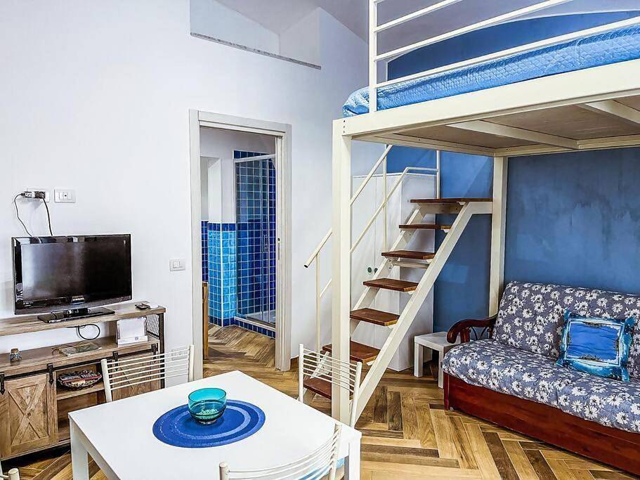 Nel cuore di Via Indipendenza - Noma Blu in Gaeta, Latina Provinz