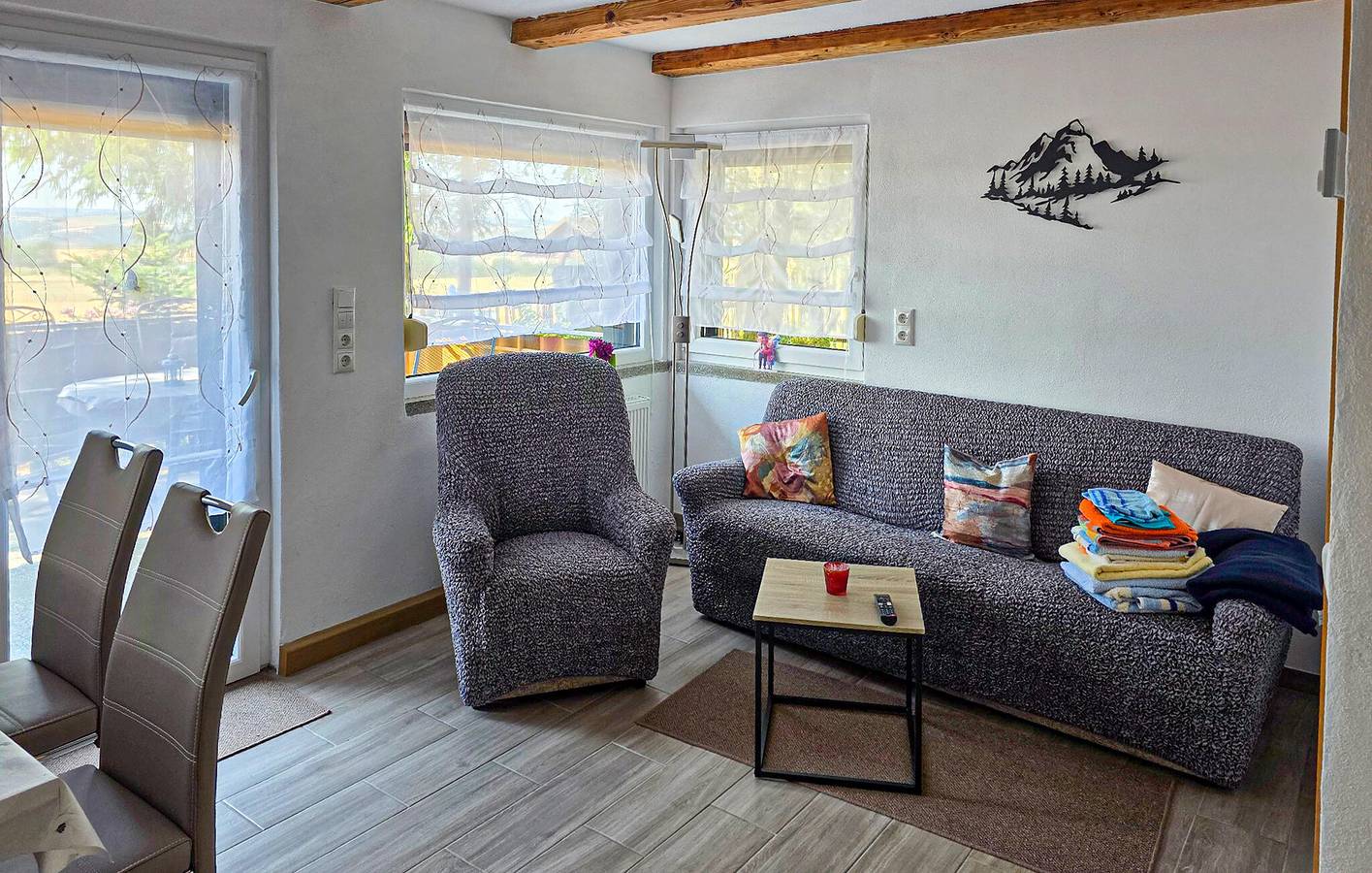 Moderne Wohnung mit Terrasse & Parkplatz, 2km nach Burglemnitz in Remptendorf, Thüringer Schiefergebirge