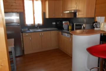 Gîte pour 8 personnes, avec piscine et terrasse à Saint-Laurent-en-Grandvaux