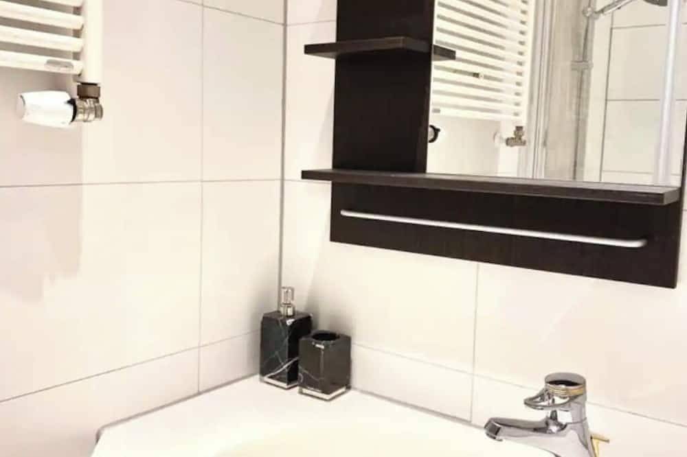 Ganze Wohnung, 5 minutes from the beach! Cozy studio in Voorhout. Pet friendly! in Voorhout, Niederländische Nordsee