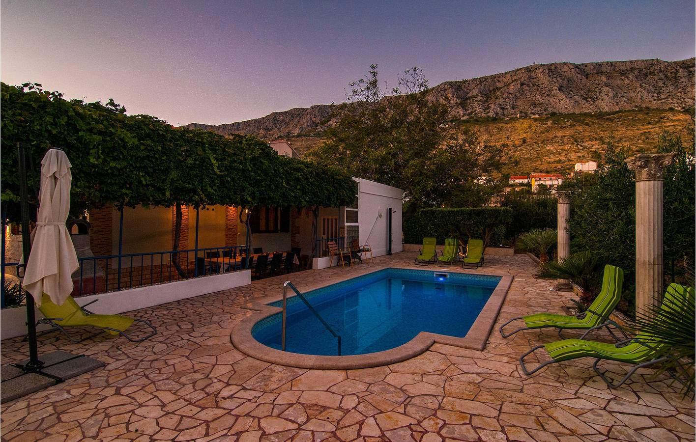 „Gemütliche 1-Zimmer-Wohnung mit Pool, WLAN und Zugang zum Strand“ in Dugi Rat, Split-Dalmatien