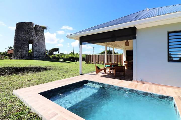 Chalet para 4 personas, con jardín y piscina en Guadalupe