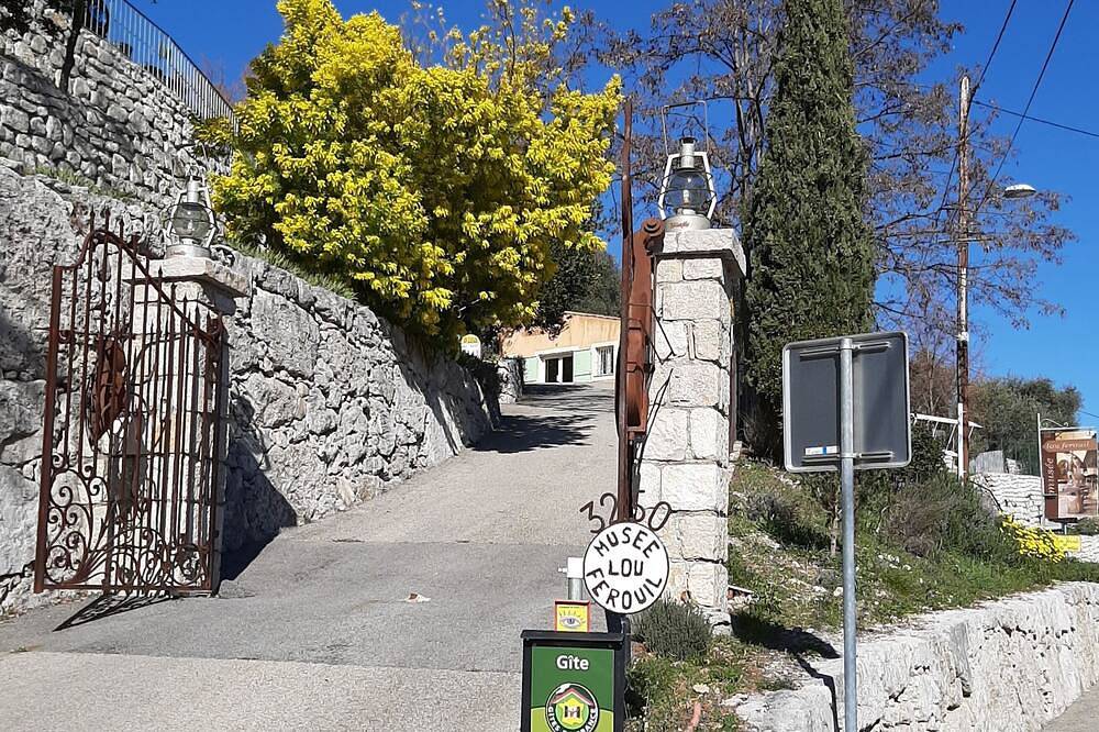 Gîte Lou Ferouil à Gilette près de Nice avec parking sécurisé in Gilette, Côte méditerranéenne (France)