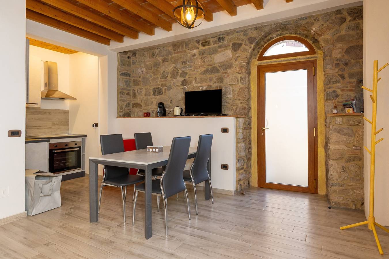 Ganze Wohnung, Casa Poggivecchi im historischen Zentrum von Castellina Marittima in Castellina Marittima, Etruskische Küste