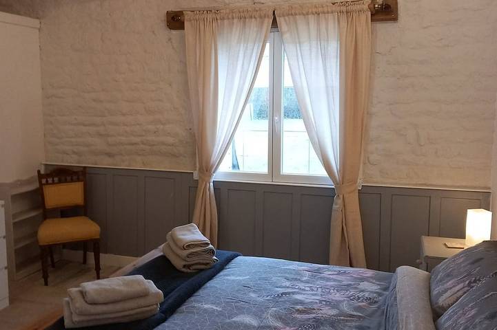Gîte pour 6 personnes, avec piscine ainsi que jardin et terrasse