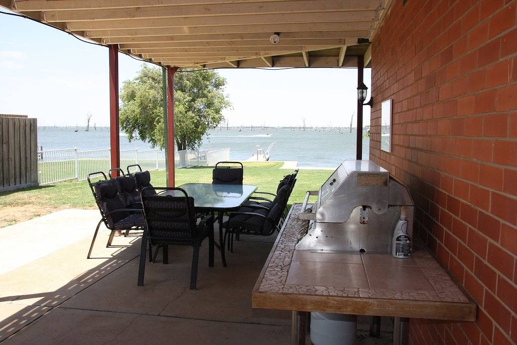 Lakehouse At Mulwala - Zwei Stege und private Bootsrampe in Mulwala, New South Wales