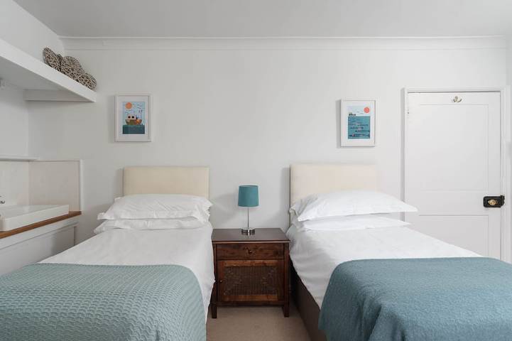 Rotterdam House - historic House in Chapel Street with sea views, dog friendly in Penzance, Cornwall