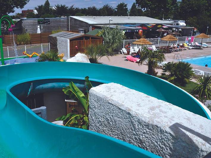 Camping Le Beaulieu - Mobilhome 2 personnes - Eco Mitoyen (mitoyen avec un autre locatif) in Puilboreau, Région de La Rochelle