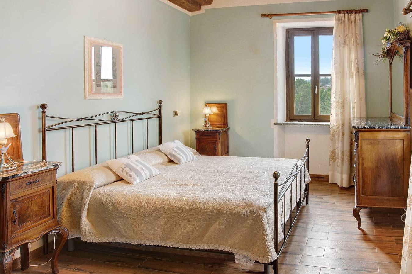 Appartamento intero, Appartamento 'La Rocca di Efisio - Dolcetto' con terrazza privata, Wi-Fi e aria condizionata in Costigliole d'Asti, Langhe