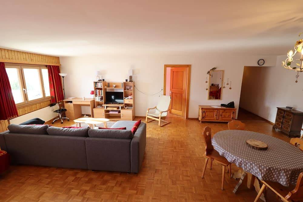 Ganze Wohnung, Exterior: Geräumige Wohnung für 5 Personen, im Zentrum des Dorfes, -Innenbereich: ca. 85 m2, Wohnzim in Saint Luc, Anniviers