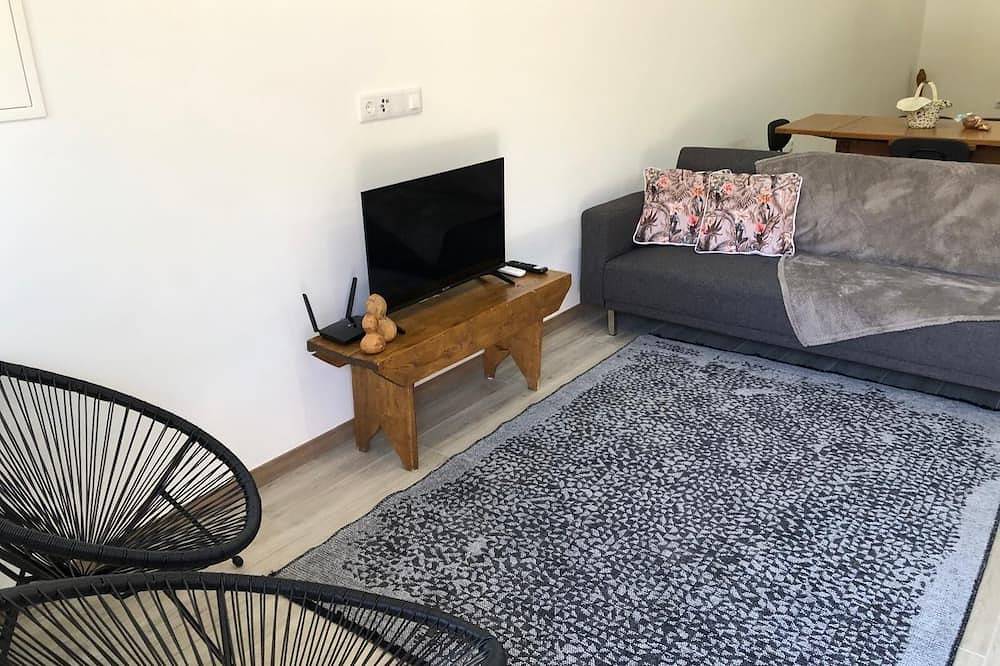Charming 2-bedroom house with Ac and Wifi in lovely Rabal, foto 11
