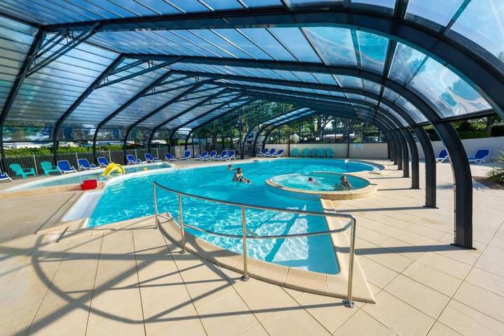 Location de vacances pour 4 personnes, avec Piscine dans Pen Bé
