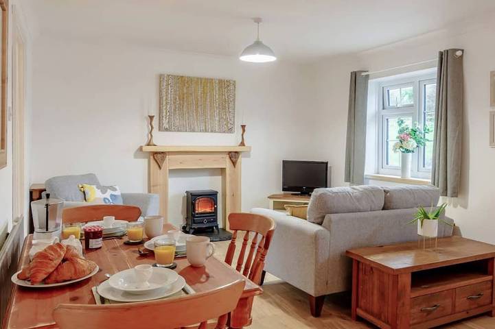 Holiday rental for 4 people, with Hot tub and Terrace as well as Garden in Gower