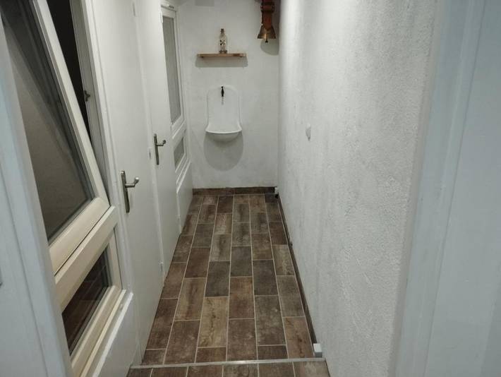 Gîte pour 5 personnes, avec terrasse ainsi que vue et piscine, animaux acceptés à Orchamps-Vennes - 3