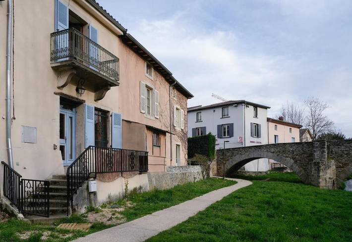 Location de vacances pour 6 personnes, avec Balcon ainsi que Terrasse et Vue à Brignais