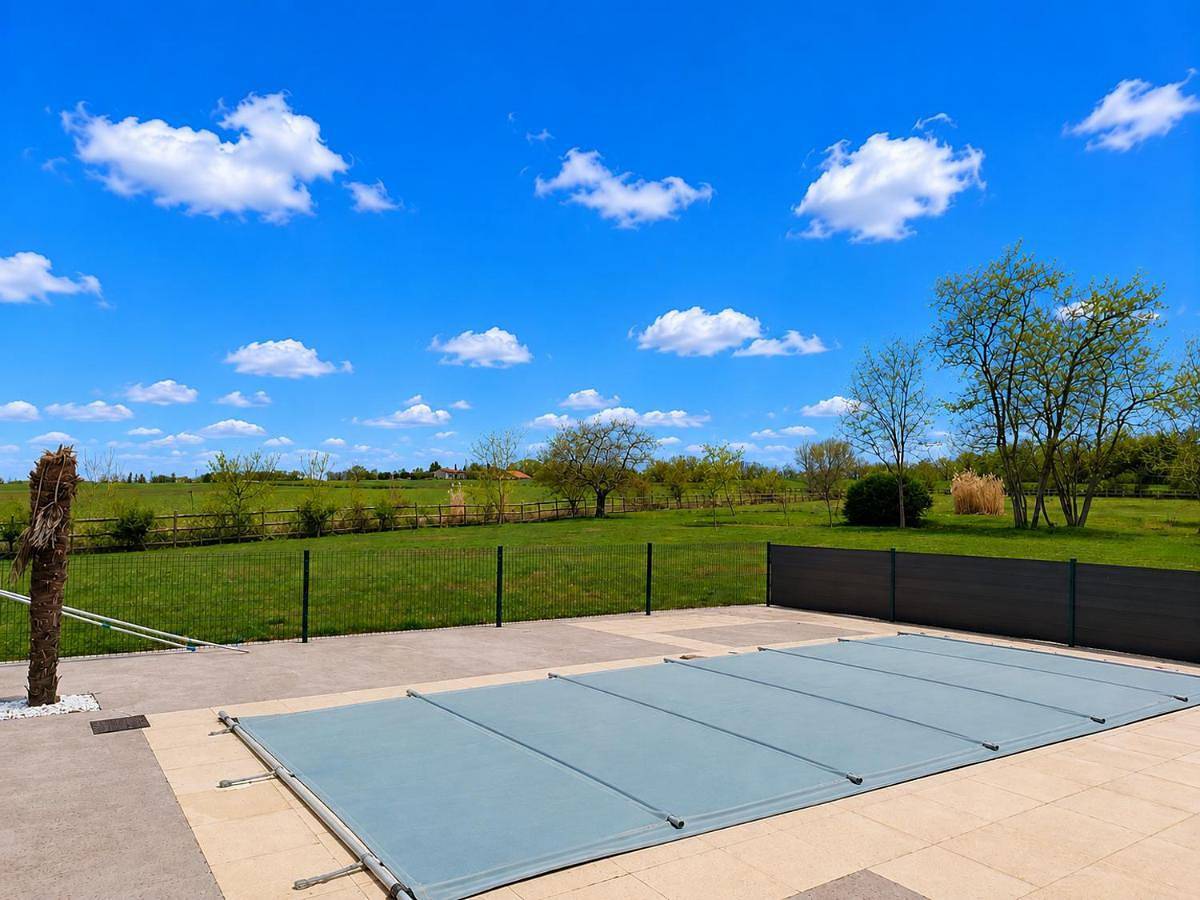 Gite Le Campané - Pool and view of the Pyrenees in Saint-Michel (Gers), Gers