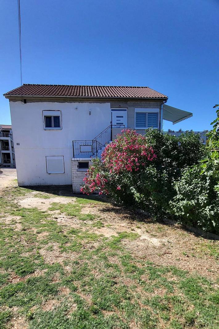 Ferienwohnung für 4 Personen, mit Balkon/Terrasse in Sukosan - 2