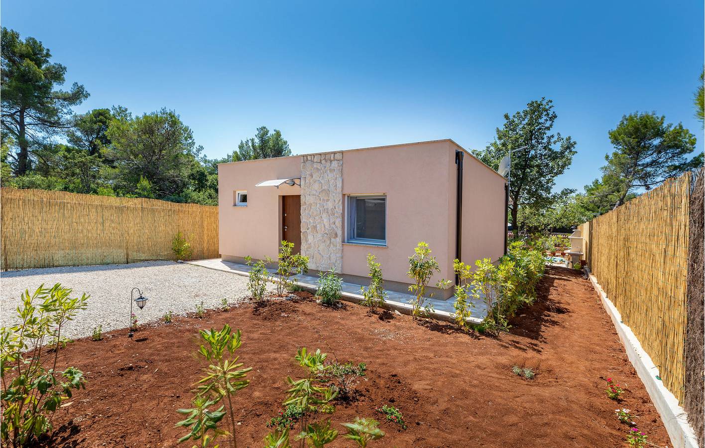 Charmantes Apartment mit Pool, in der Nähe des Strandes von Fažana – WLAN und Parkplatz inklusive in Grad Vodnjan, Südküste Istrien