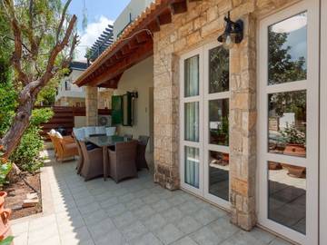 Villa for 6 People in Aphrodite Hills, South Cyprus, Photo 3