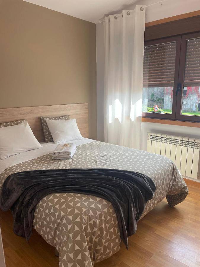 Apartamento para 4 personas, con piscina además de vistas y terraza, Se admiten mascotas en Tui