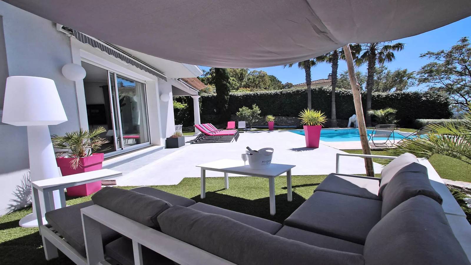 Villa T6 - 10 personen (8 volwassenen max) - Privé zwembad - Airconditioning - Wifi - Golf uitzicht - Ste Maxime - Gerangschikt in La Nartelle, Sainte-Maxime