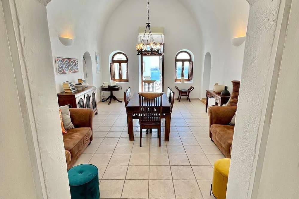 Location,Location,Location,Private Pool, Caldera Views to infinity, daily clean in Imerovigli, Santorini