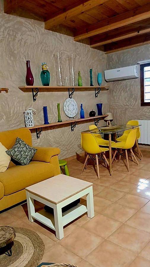 Location de vacances pour 2 personnes, avec terrasse ainsi que vue et jardin à Vilafamés