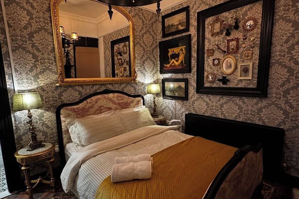 Castle Room @ The Royal Lodge Dublin in Dublin, Comté de Dublin