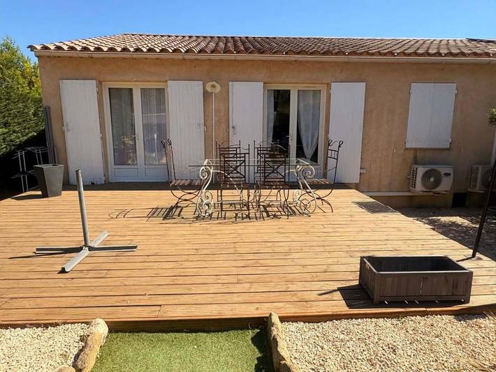 Maison de vacances pour 6 personnes, avec piscine ainsi que terrasse et jardin