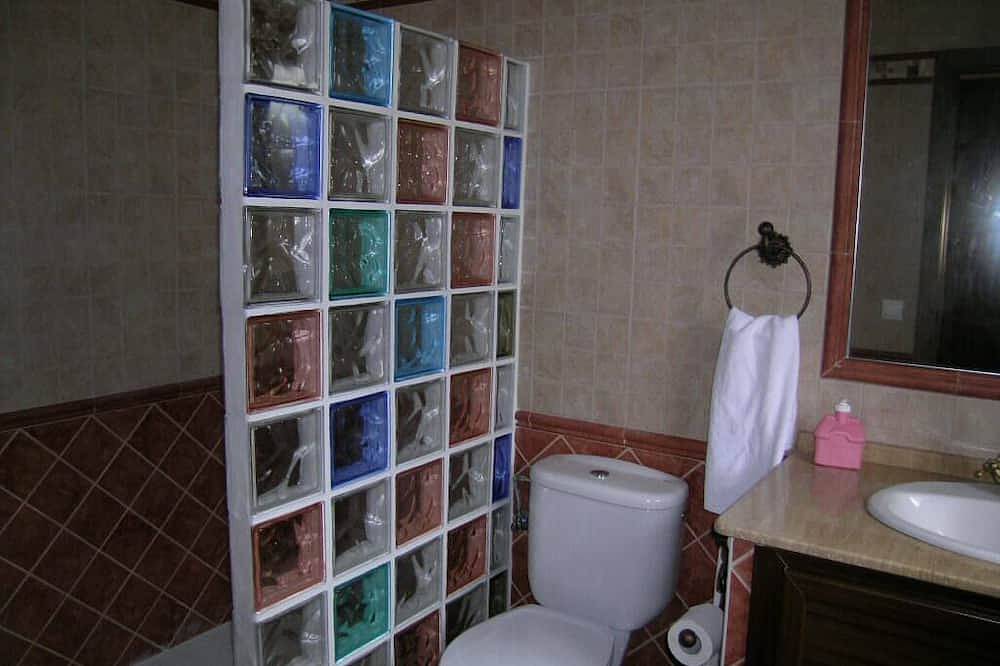 Estilo andaluz, gran piscina privada, cerca de la playa, 2 baños, hermoso jardín - Casa Juan - in La Fontanilla, Conil de la Frontera