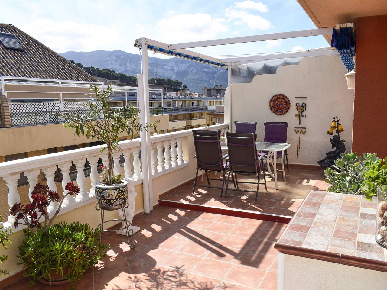 Apartamento entero, Amplio apartamento en Denia, 2 hab, aire acondicionado y aparcamiento cerca de la playa in Dénia, Costa Blanca