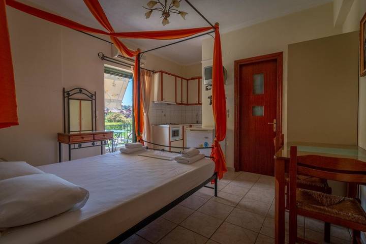 Appart’hôtel pour 2 personnes, avec jardin ainsi que balcon et vue