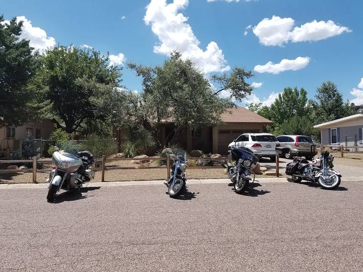 Vacation rental for 7 people, with terrace and yard as well as hot tub in Prescott