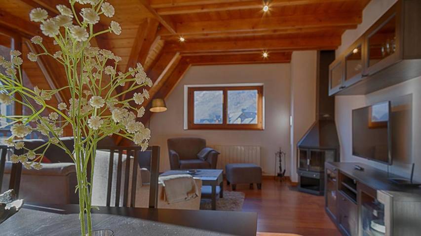 Gîte pour 8 personnes, avec vue et balcon à Bossòst - 4