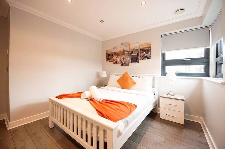 Appartement entier, Appartement en attiq-Supérieure-Salle de bain privée-Town Centre in Reading, Berkshire