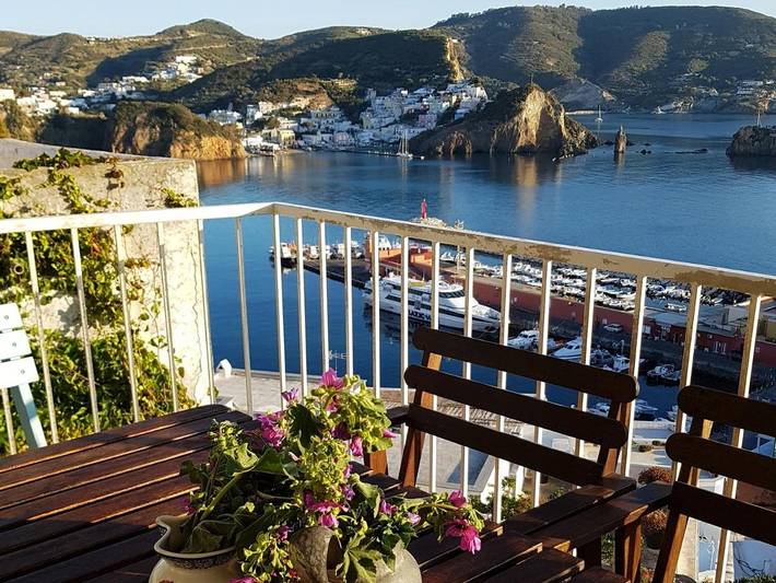 Appartamento vacanze per 6 persone, con balcone e panorama nonché giardino - 1