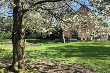 Location de vacances pour 8 personnes, avec terrasse et jardin à Lier