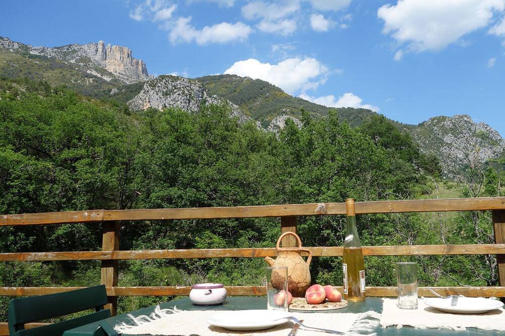 Ganze Wohnung, Studio-Apartment-Ferienhaus, Verdon Schlucht mit Panoramablick in Castellane, Regionaler Naturpark Verdon