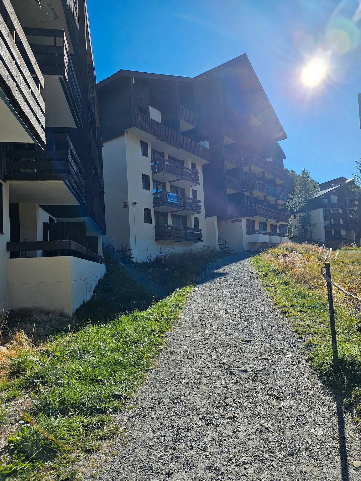 Appartement entier, Appartement 'Les Pins Cembro' avec vue sur la montagne et Wi-Fi in Isola 2000, Isola