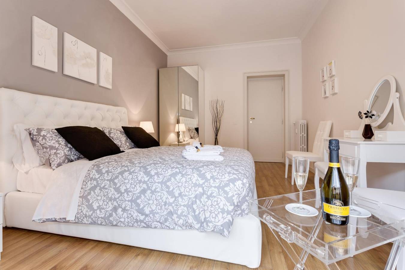Entire apartment, Vatican City Apartment with Parking and WiFi in Vatican, Rome Province