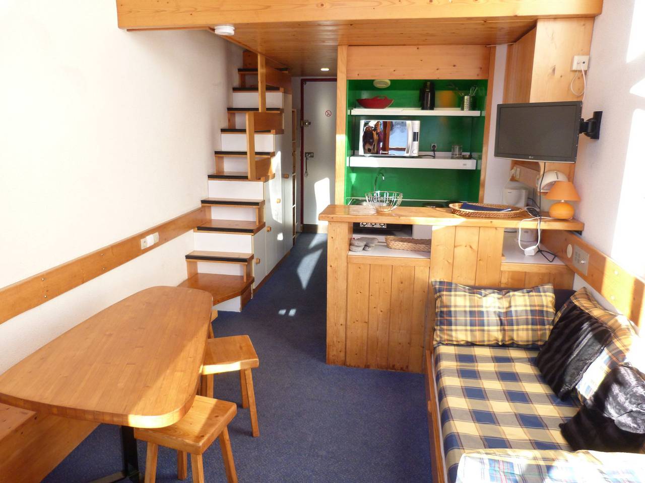 Geheel appartement, Duplex for 5, Ski-in/Ski-out, Balcony, Pet-Friendly, Free Shuttle in Arc 1800, Bourg-Saint-Maurice