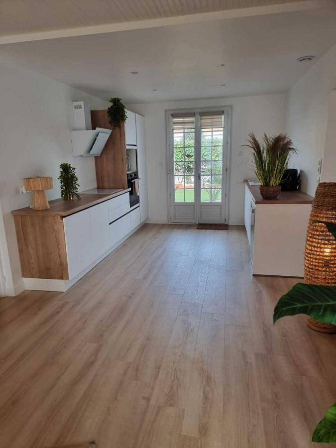 Appartement entier, Le Bananier, Quartier La Chaume avec jardin, plage à 1km, 4 à 5 pers in Les Sables-d'Olonne, Vendée