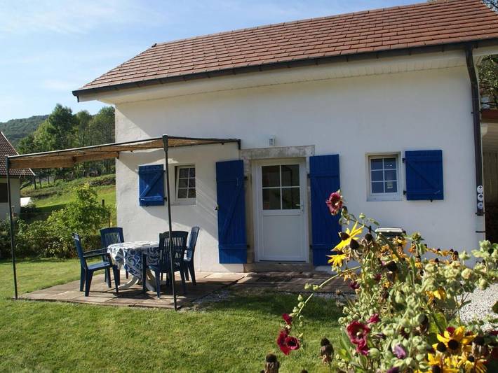 Location de vacances pour 3 personnes, avec jardin à Haut-du-Them-Château-Lambert - 2