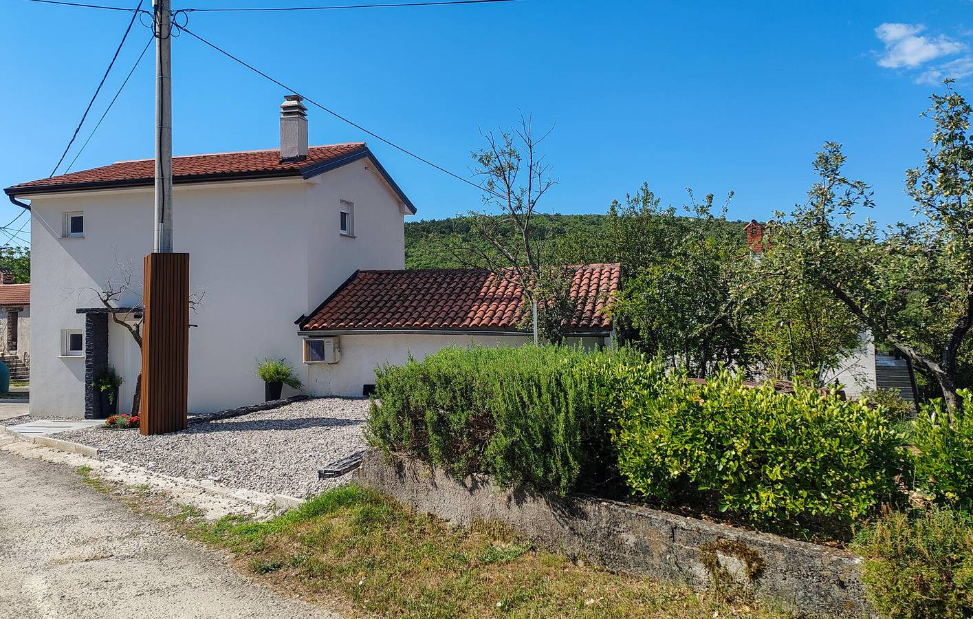 Gemütliche 100 m² große Wohnung mit Terrasse, WLAN und Parkplatz in Flussnähe in Buzet, Zentralistrien